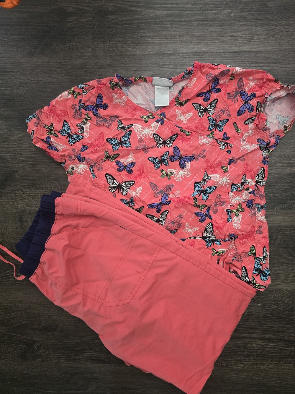 Scrub Set - Picture 1 of 1